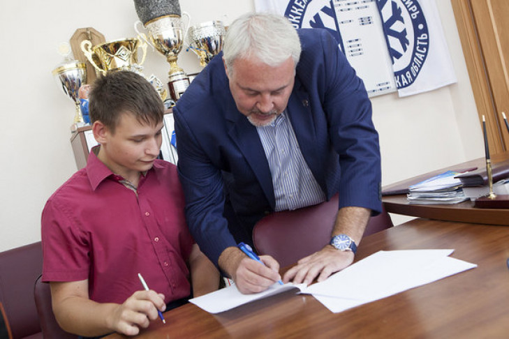 ХК «Сибирь» впервые заключил контракт на один день