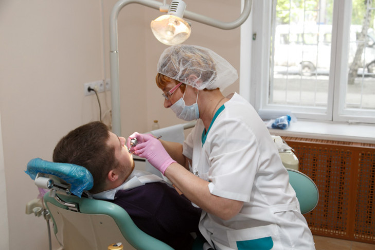 ЧП в Новосибирске: дезинфекторы вместе с блохами отравили стоматологов