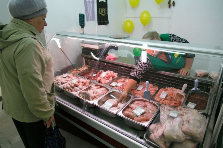 Новосибирцы перешли со свинины на курицу